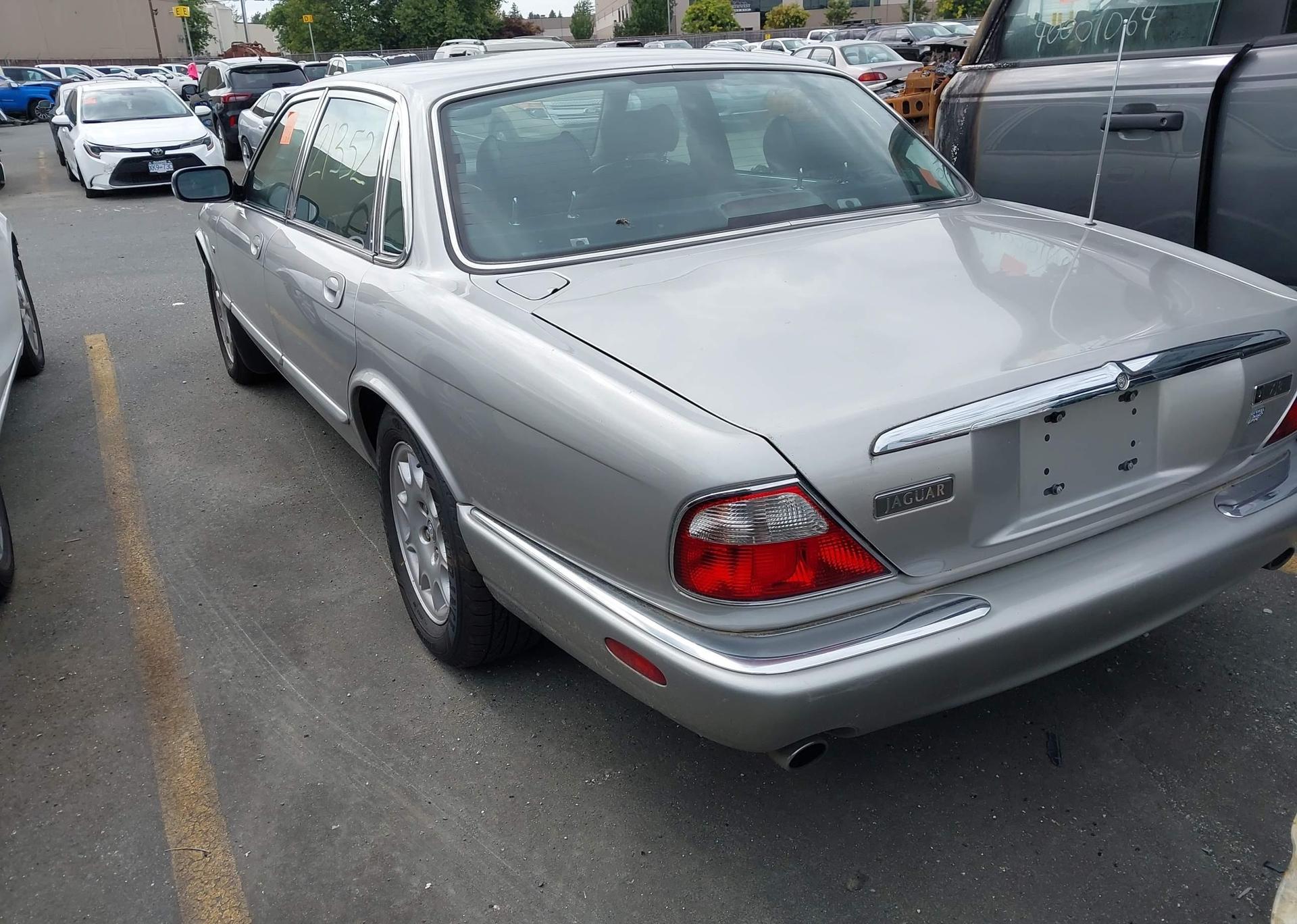 1999 JAGUAR XJ8
