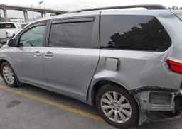 2017 TOYOTA SIENNA LE