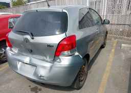2010 TOYOTA YARIS
