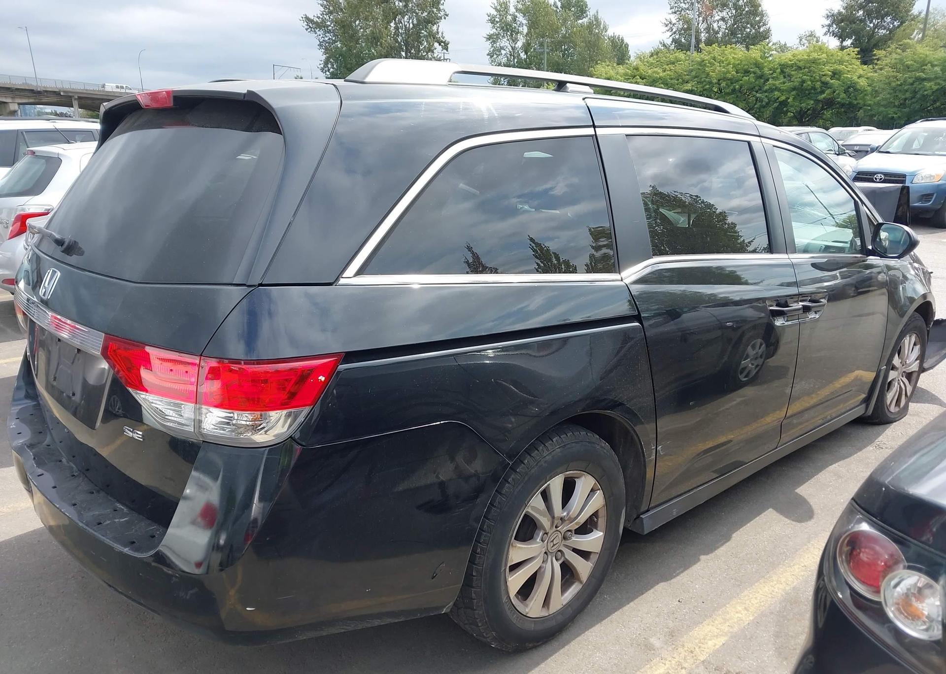 2016 HONDA Odyssey se