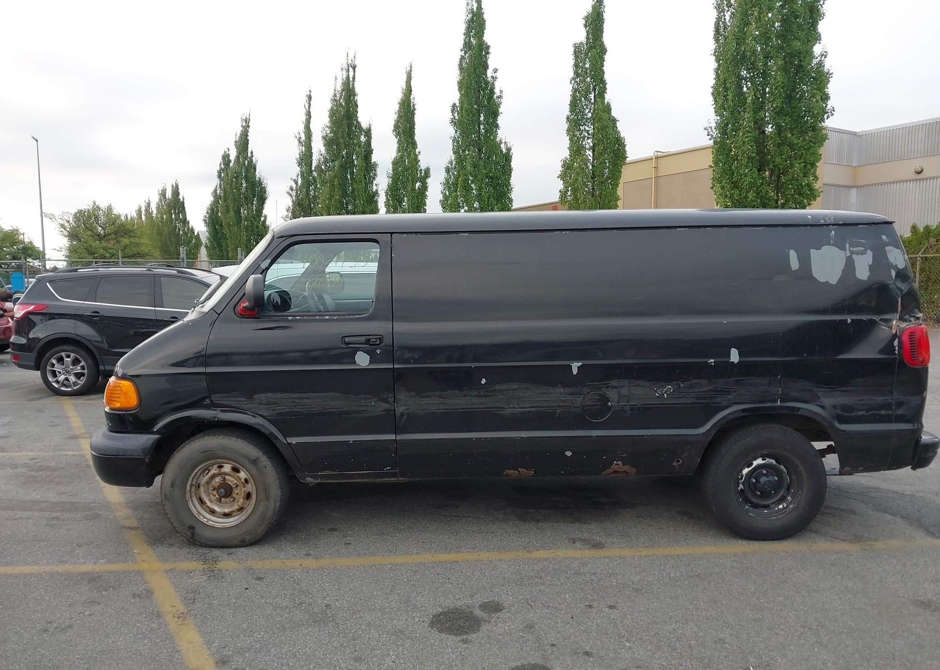 2001 DODGE RAM VAN B1500