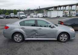 2010 SUBARU LEGACY 2.5I