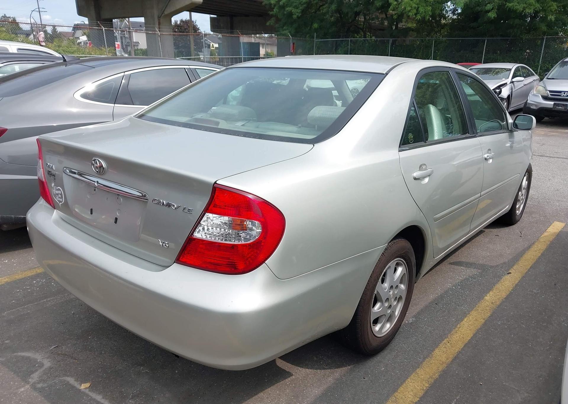 2002 TOYOTA CAMRY LE