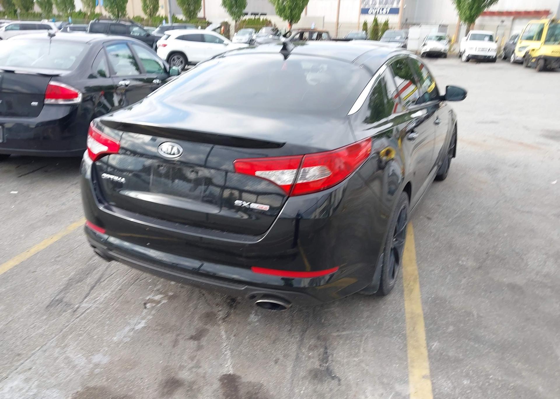 2011 KIA Optima SX