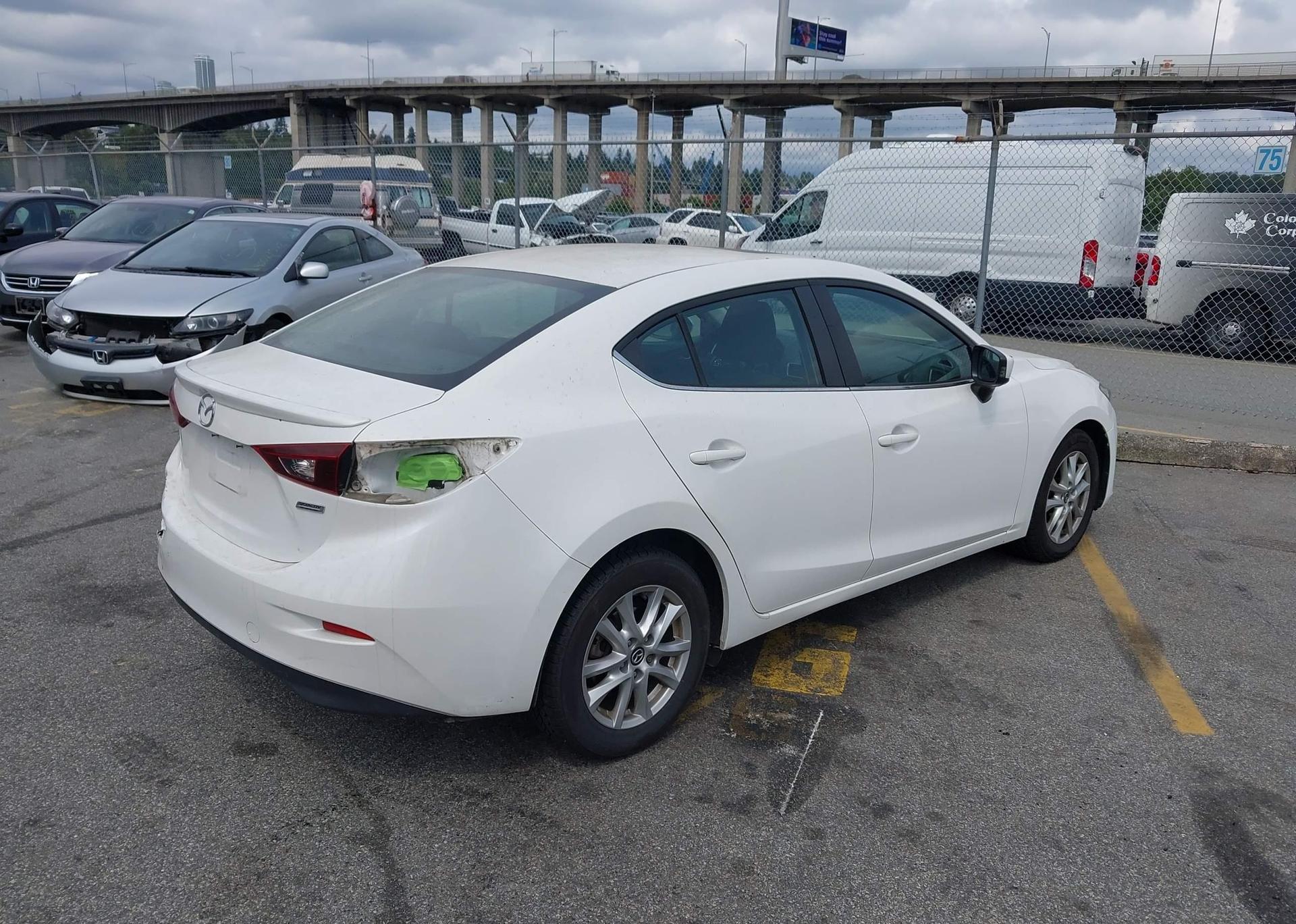 2015 MAZDA 3 TOURING