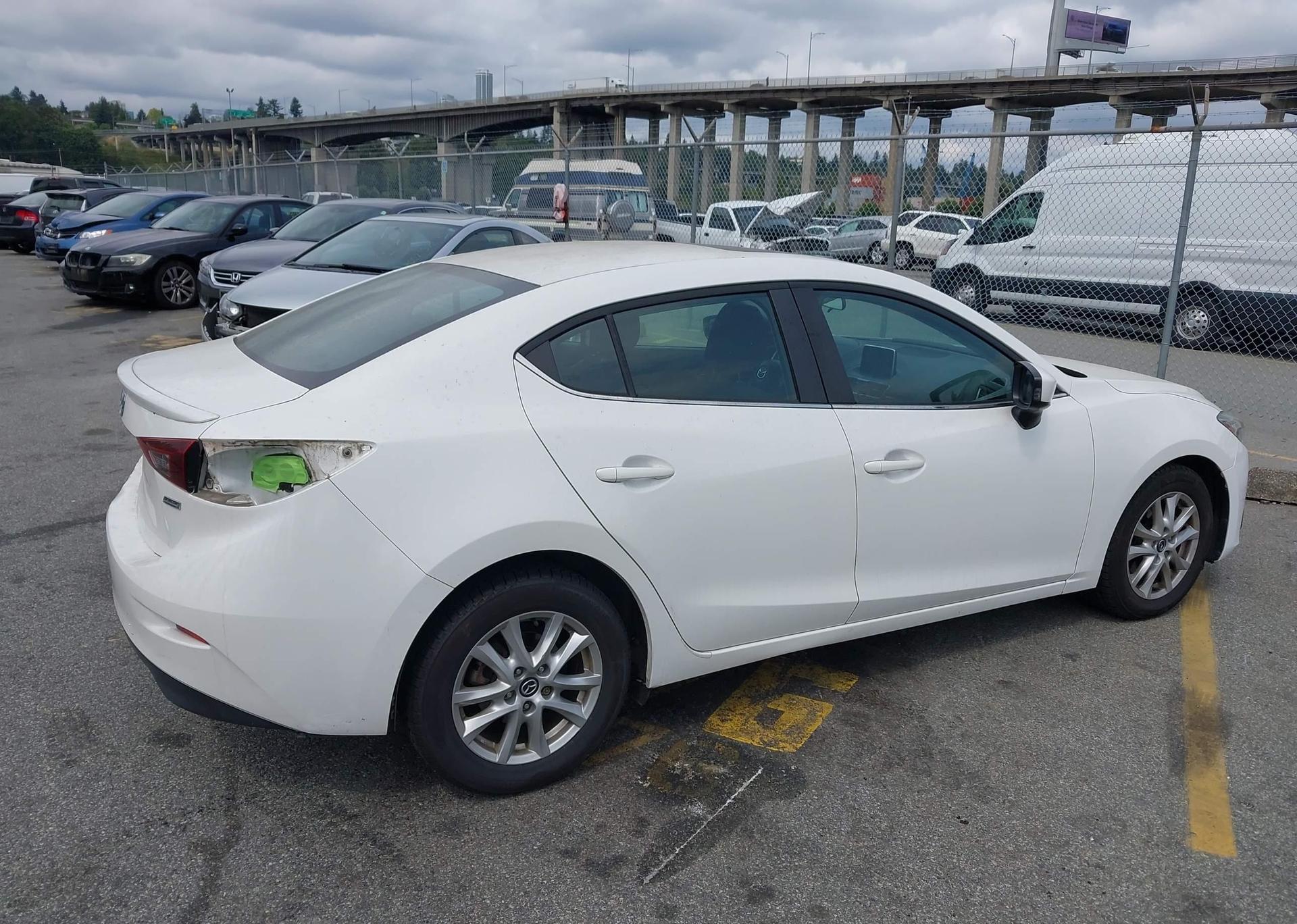 2015 MAZDA 3 TOURING