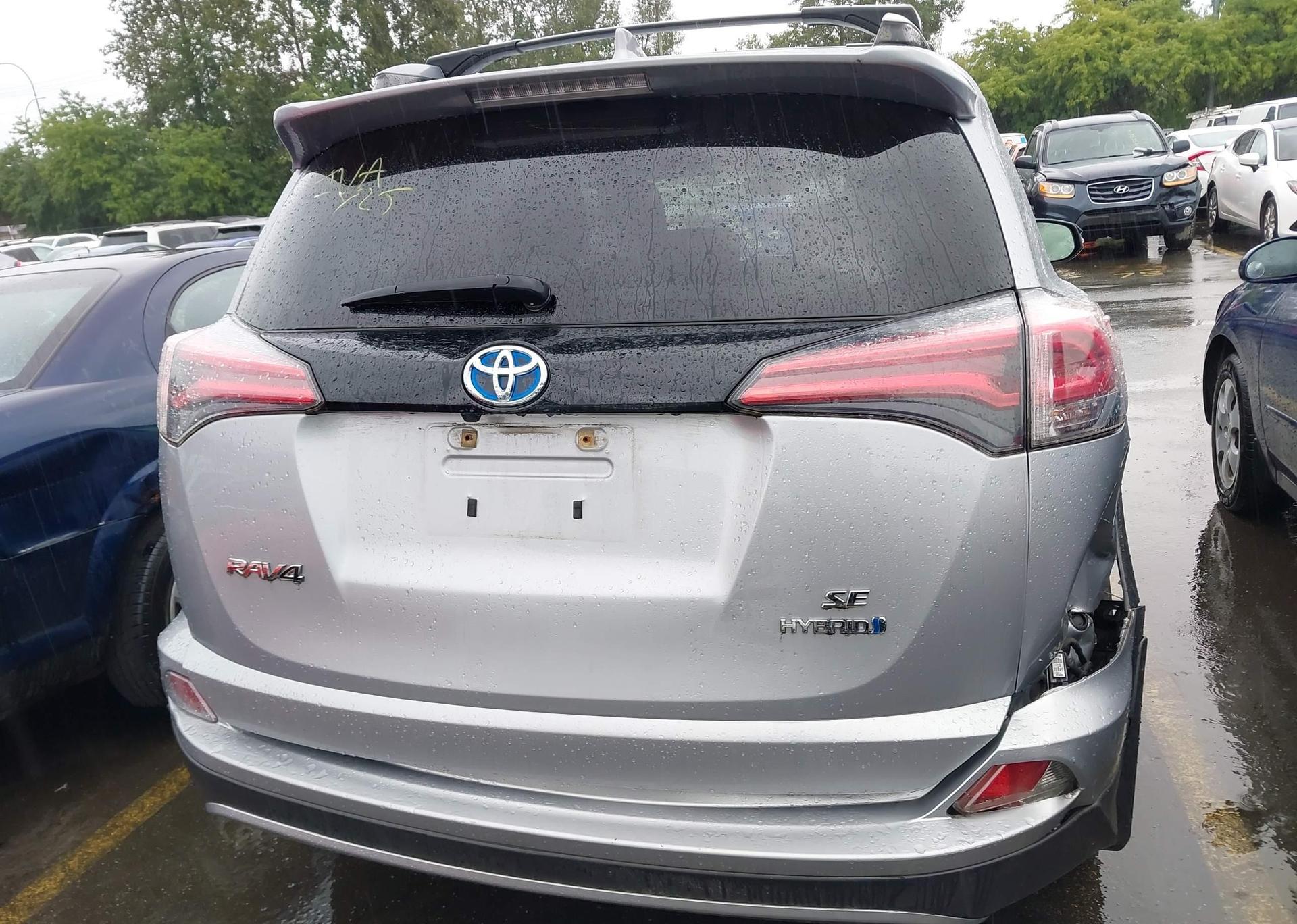 2018 TOYOTA RAV4 HV SE