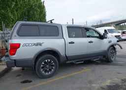 2017 NISSAN TITAN