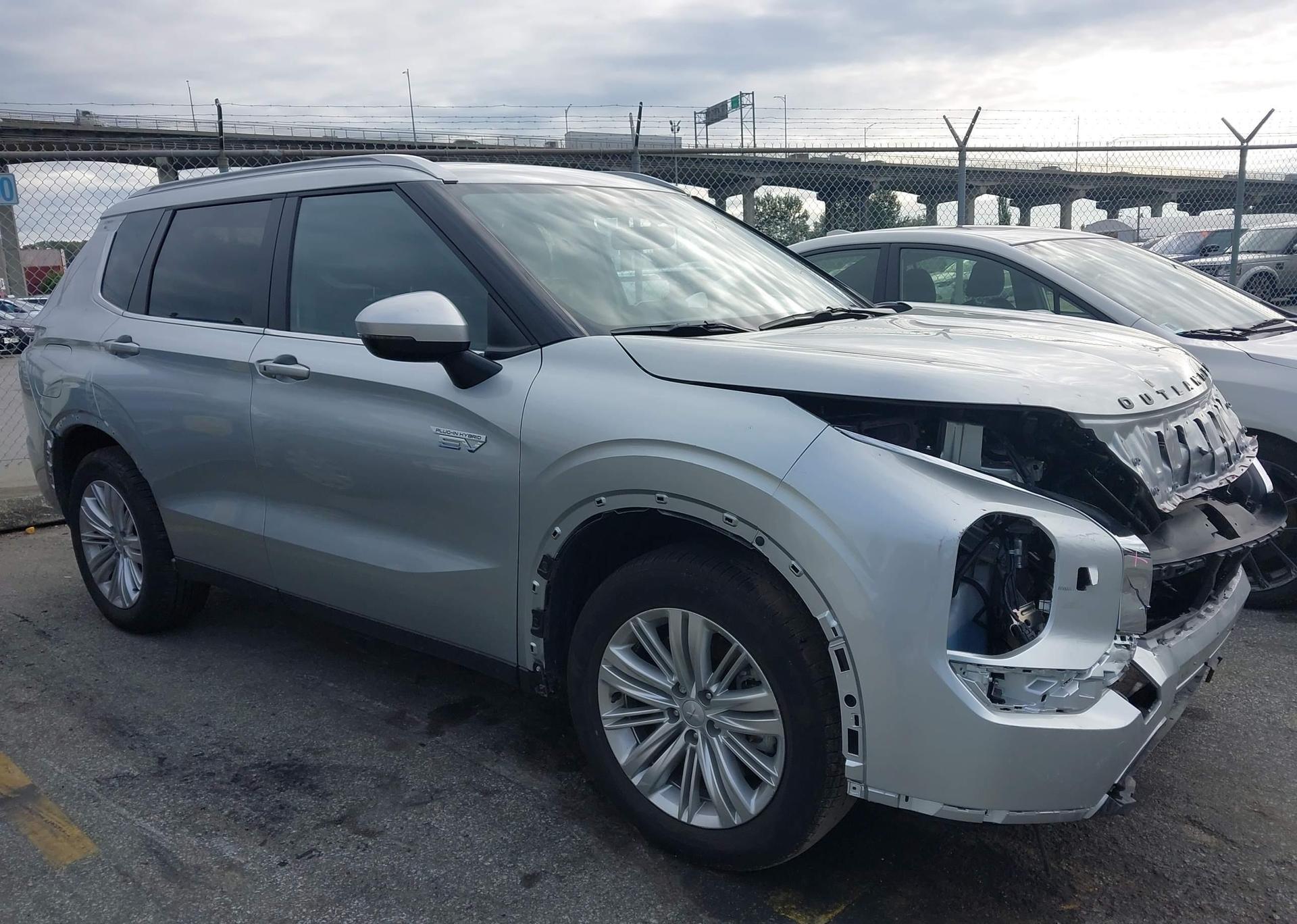 2025 MITSUBISHI OUTLANDER SE
