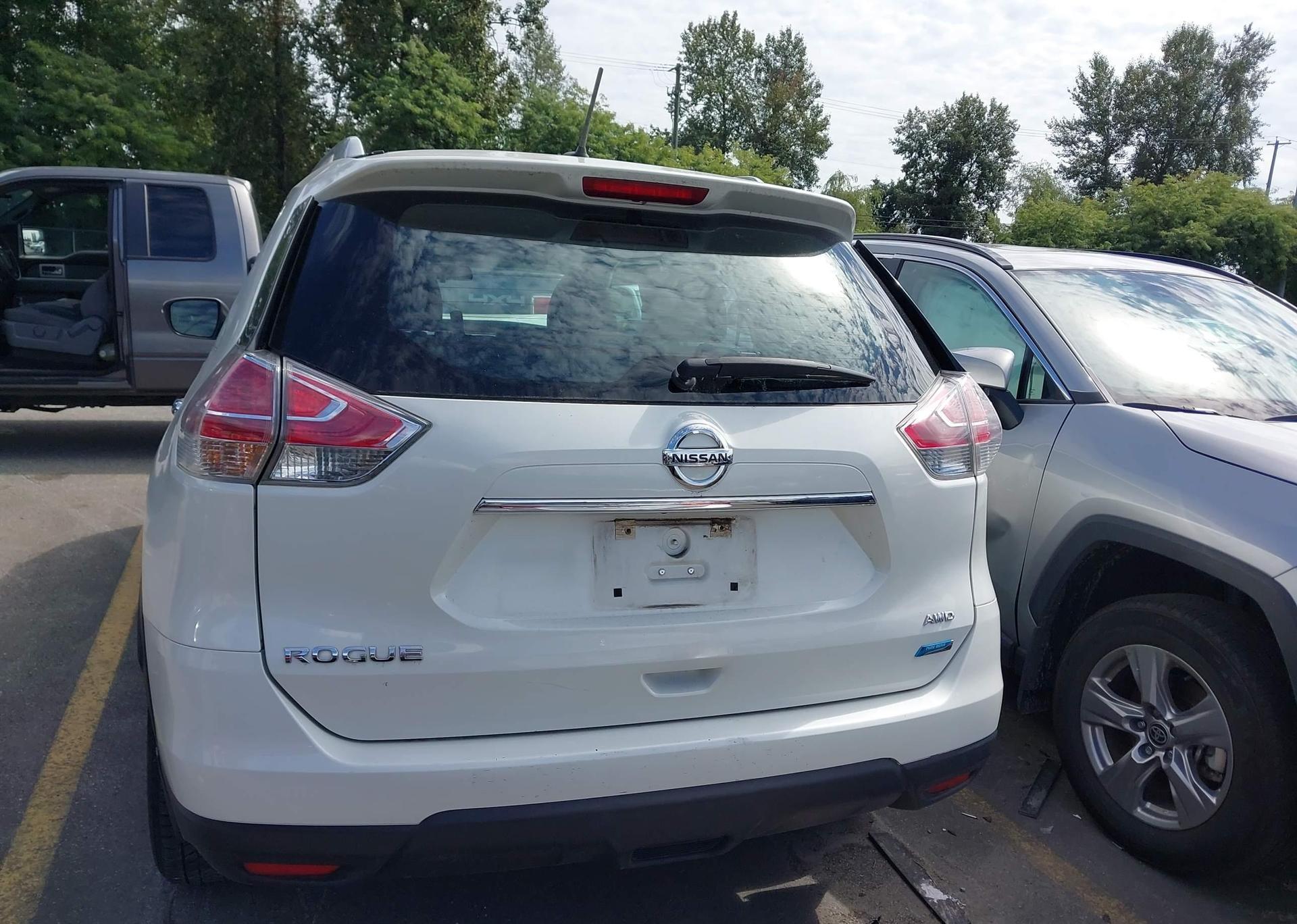 2015 NISSAN ROGUE
