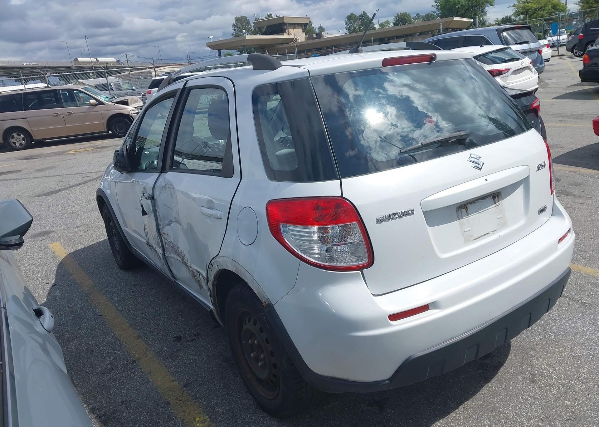 2010 SUZUKI SX4