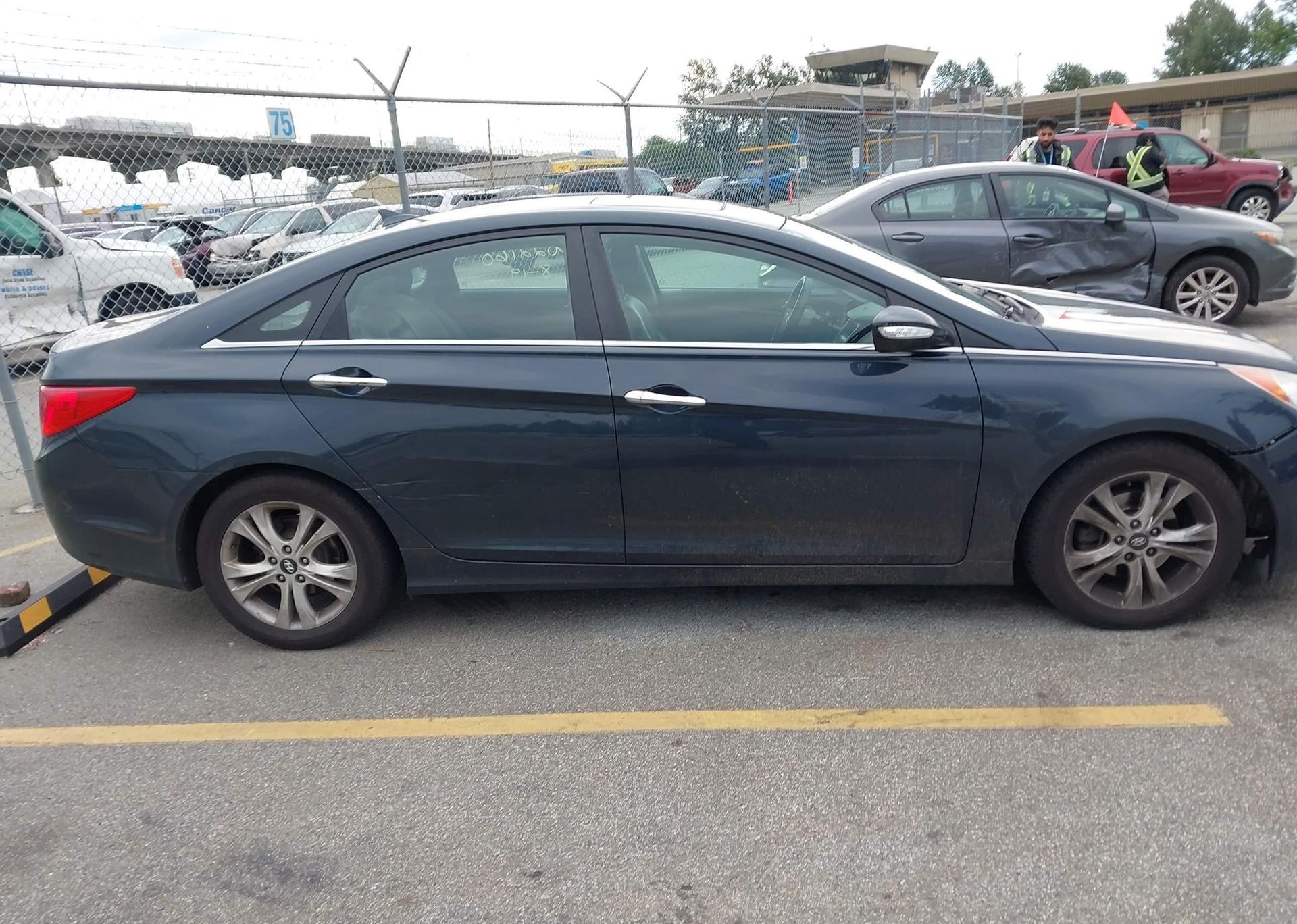 2011 HYUNDAI SONATA SE