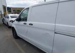 2018 MERCEDES-BENZ METRIS