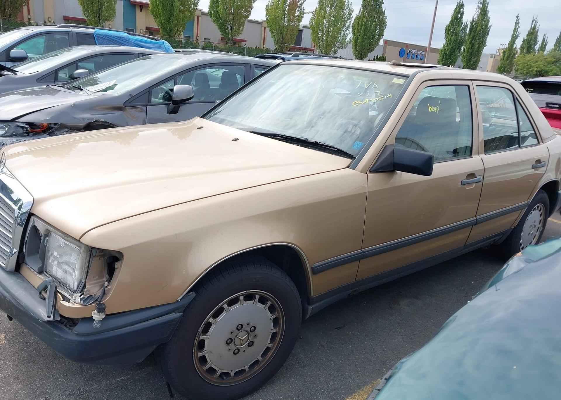 1988 MERCEDES-BENZ 300 E