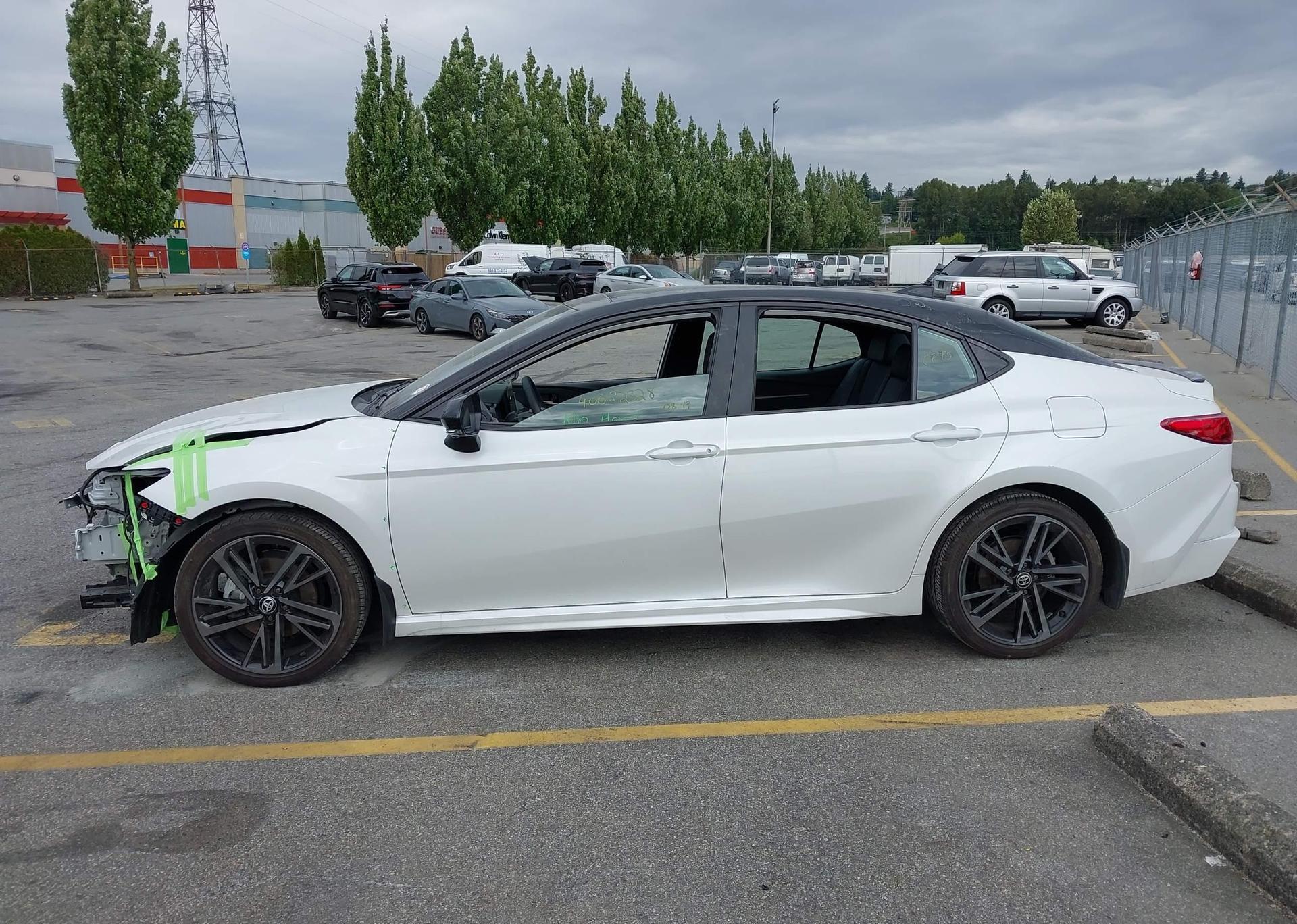2025 TOYOTA CAMRY