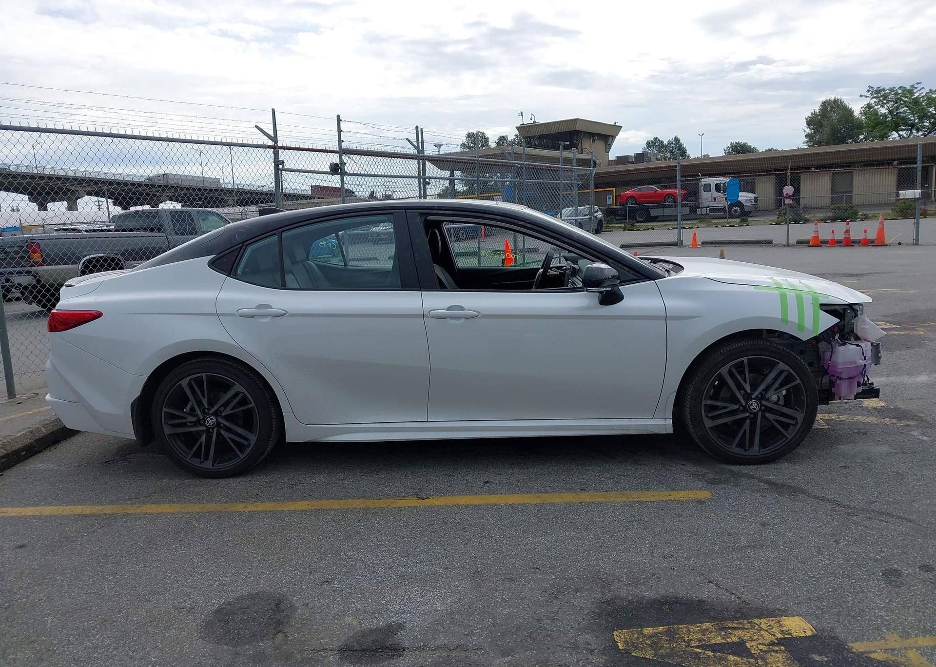 2025 TOYOTA CAMRY