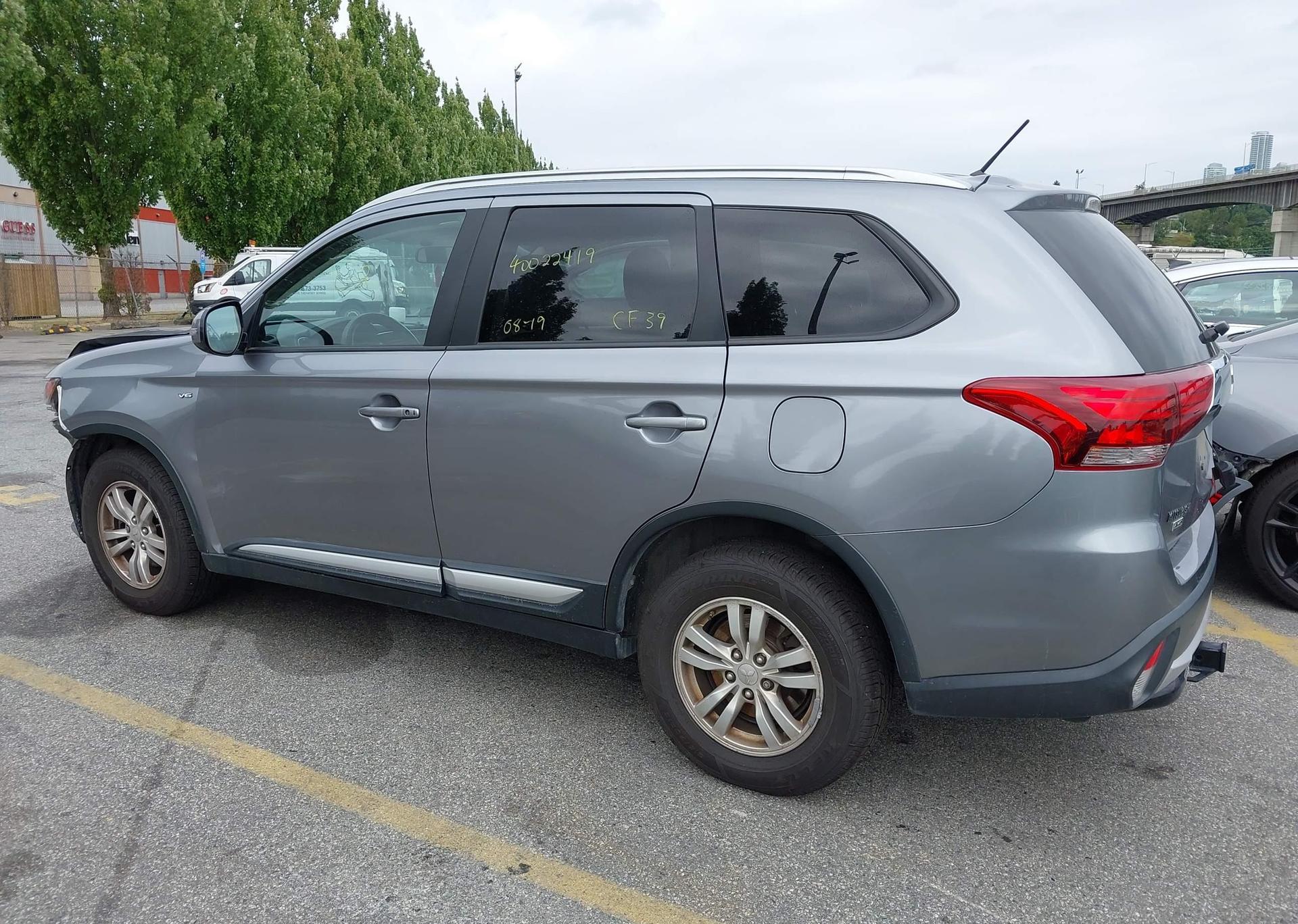 2016 MITSUBISHI OUTLANDER SE