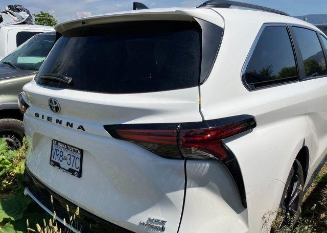 2024 TOYOTA SIENNA LE