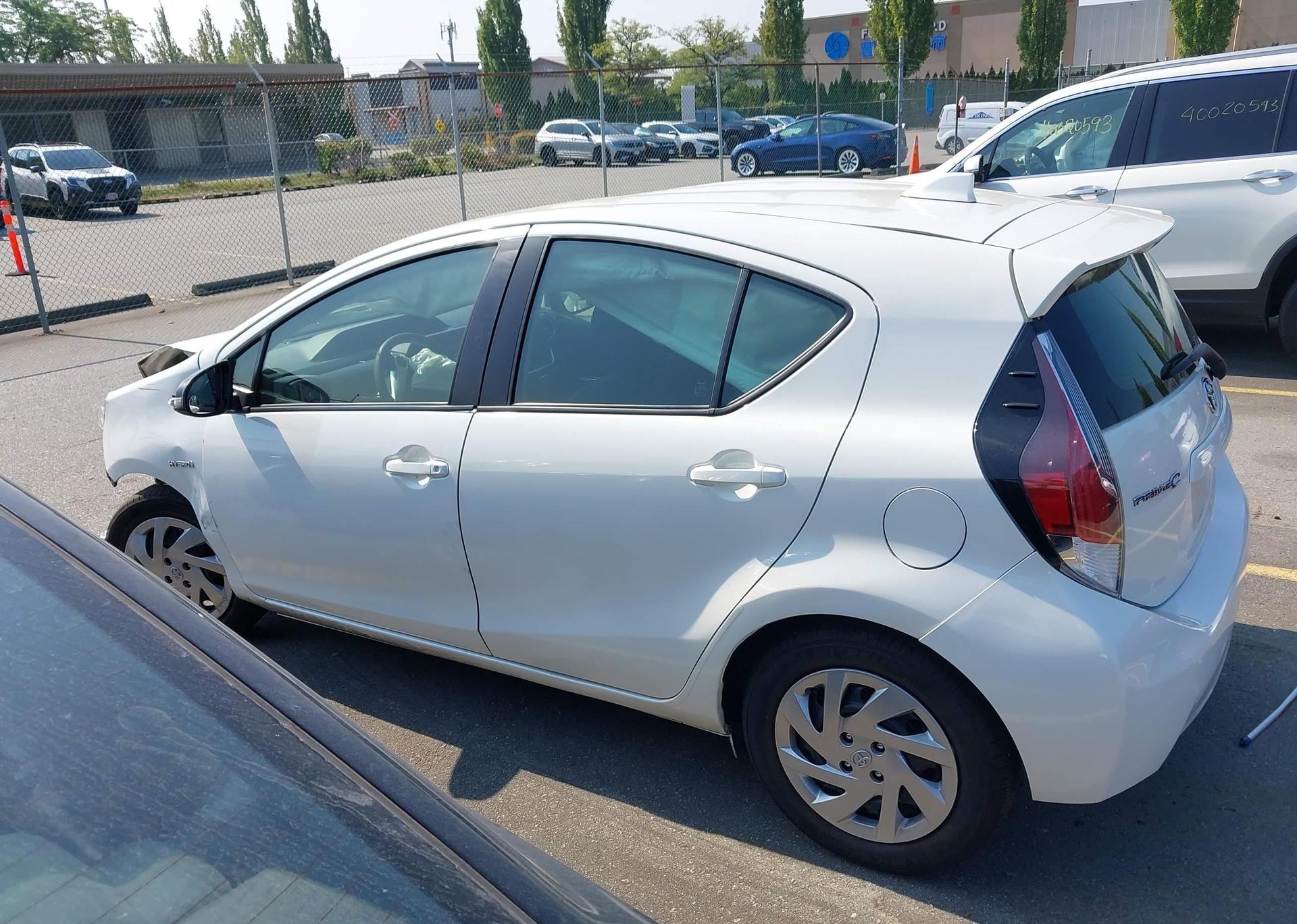 2015 TOYOTA PRIUS