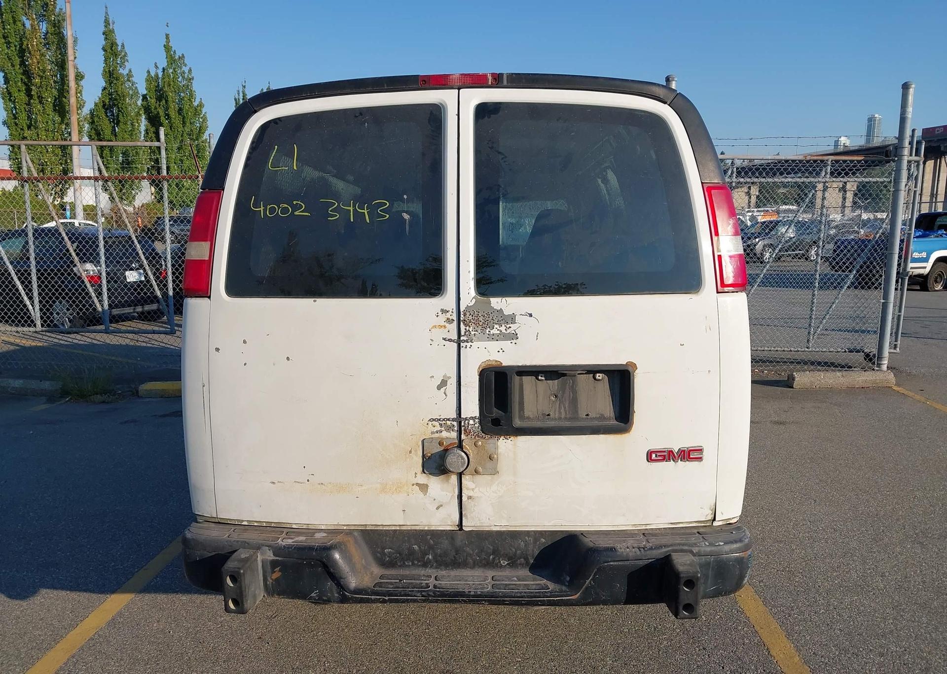 2004 GMC SAVANA G2500