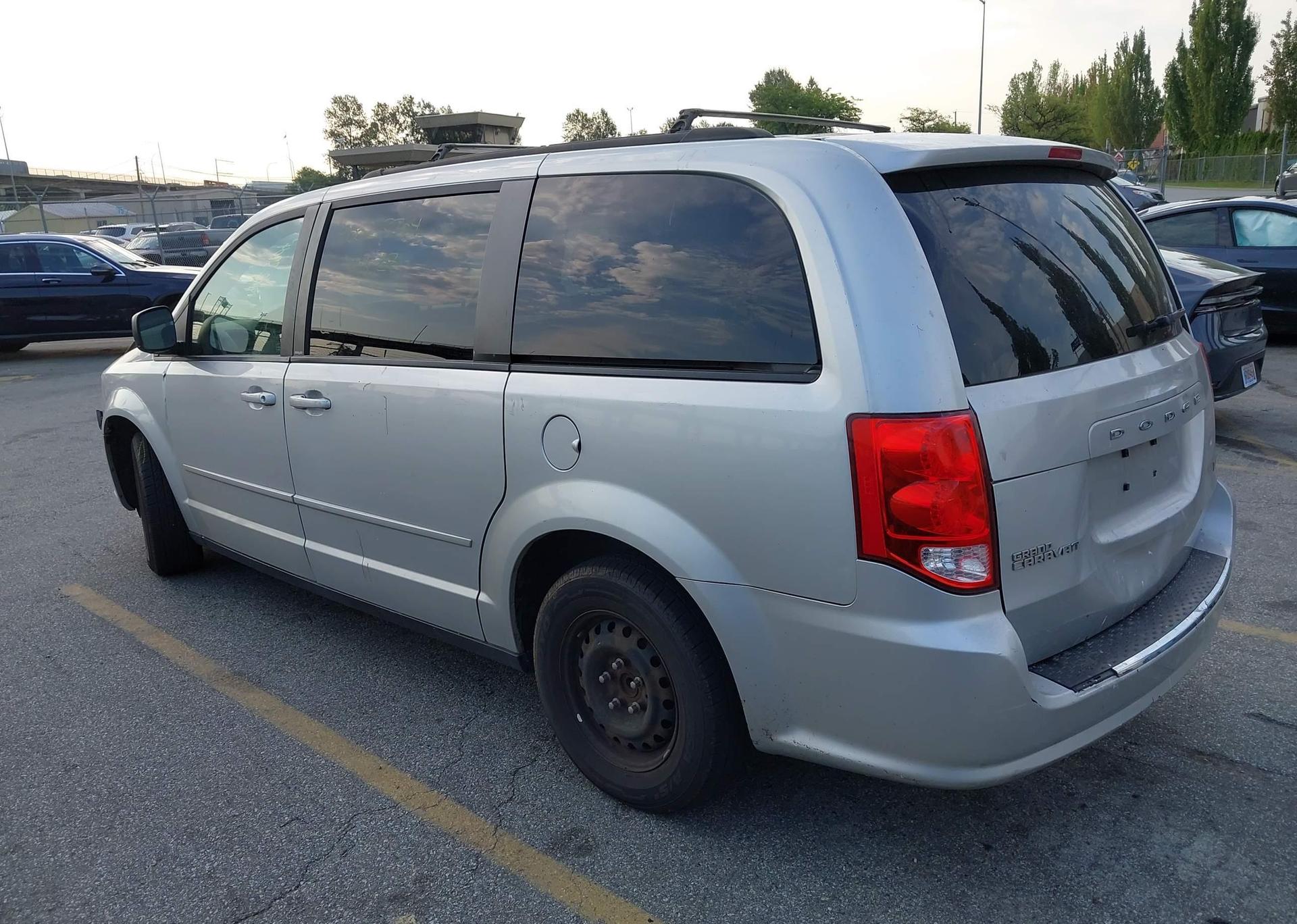 2012 DODGE GRAND CARAVAN SE