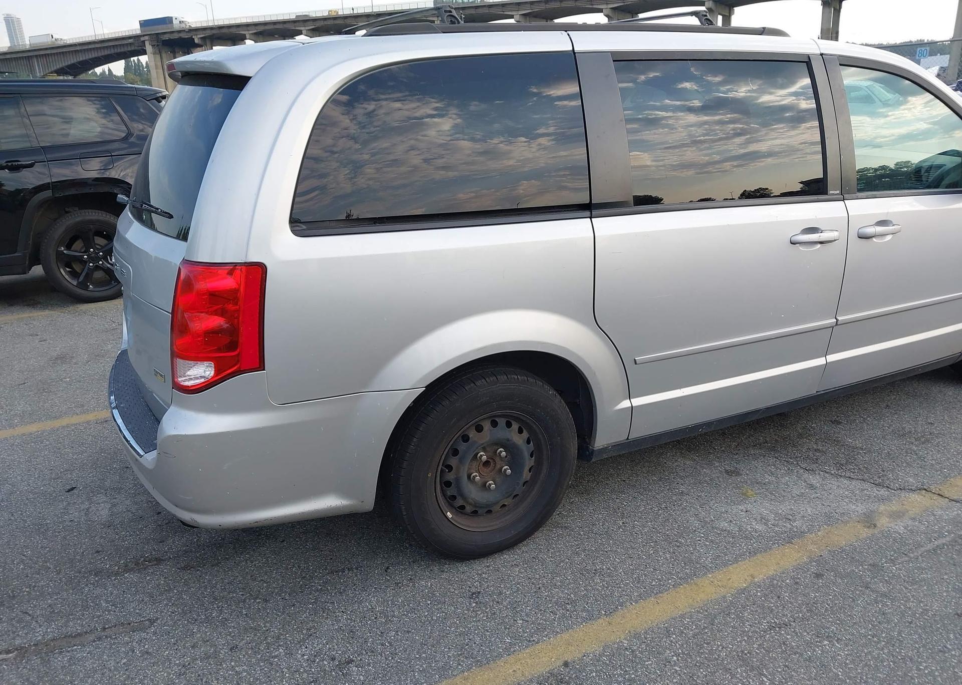 2012 DODGE GRAND CARAVAN SE