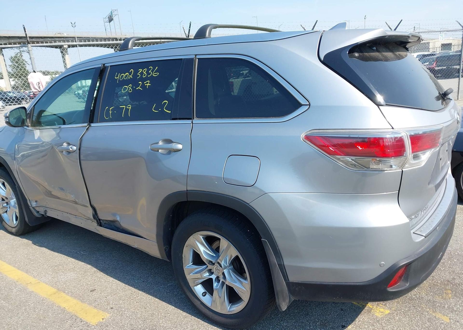 2015 TOYOTA HIGHLANDER LIMITED