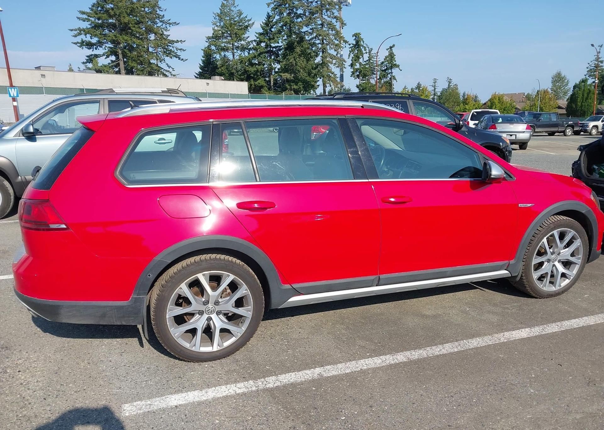 2017 VOLKSWAGEN GOLF