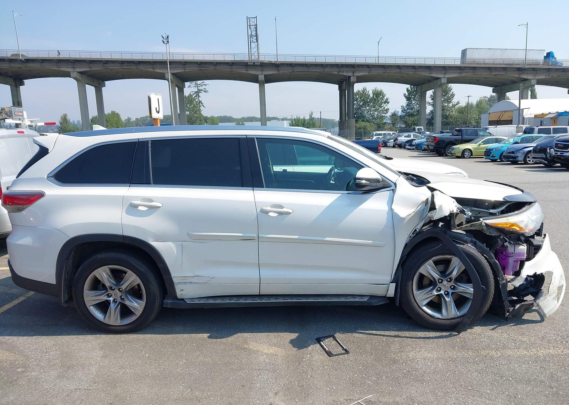 2015 TOYOTA HIGHLANDER LIMITED