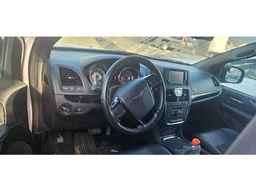 2015 CHRYSLER TOWN & COUNTRY S