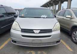 2005 TOYOTA SIENNA CE