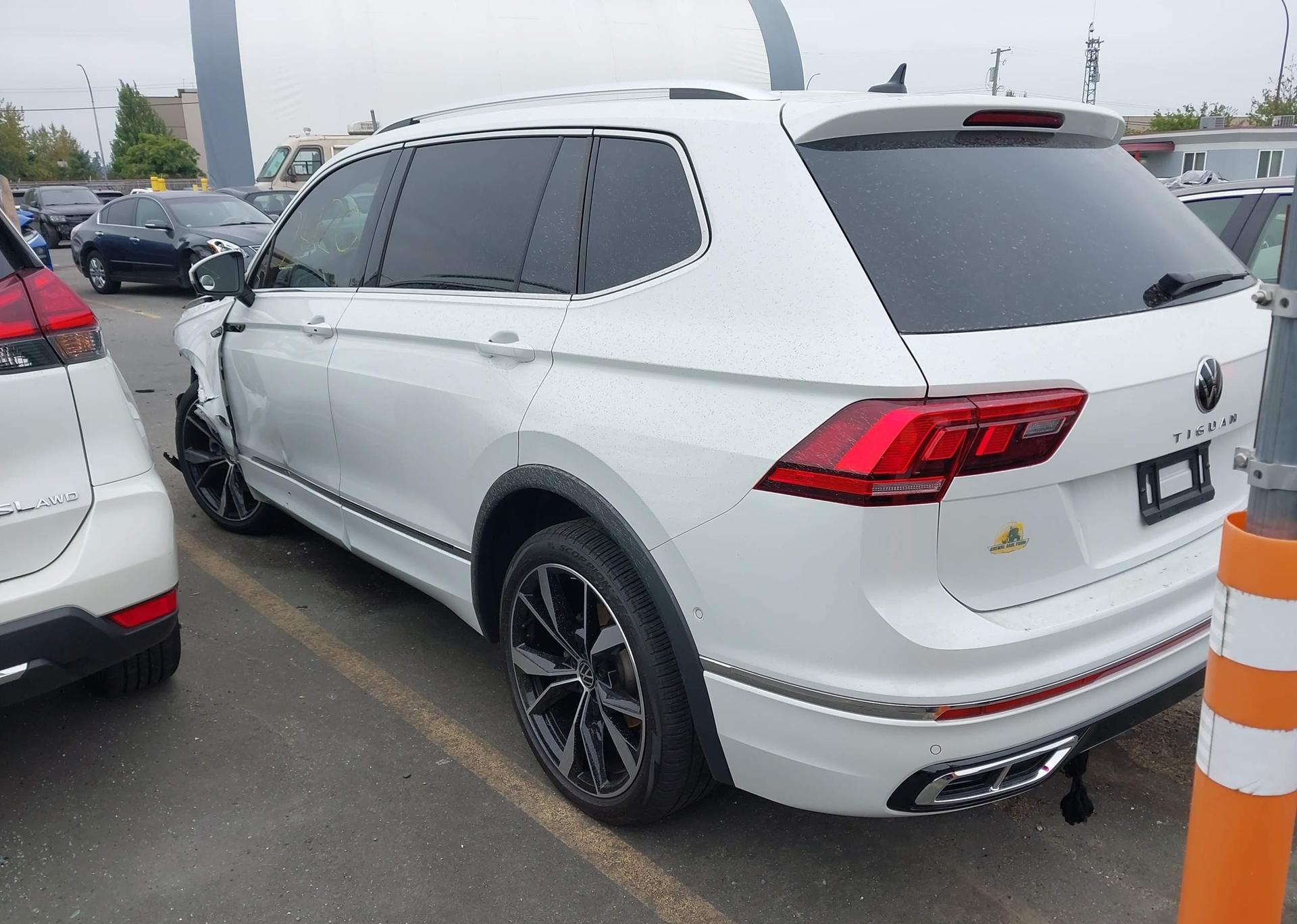 2023 VOLKSWAGEN TIGUAN SEL R-LINE BLACK