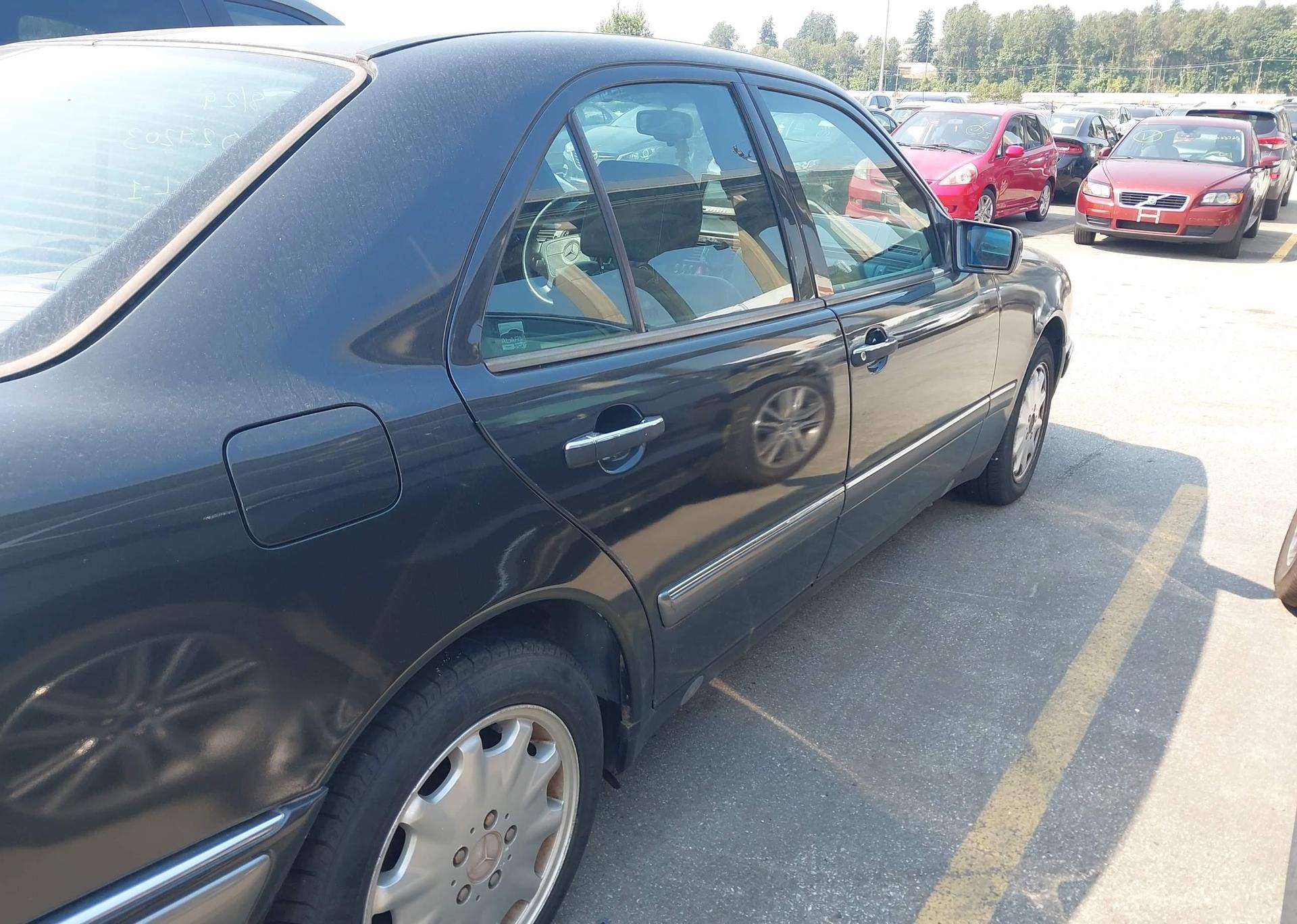 1997 MERCEDES-BENZ E 320