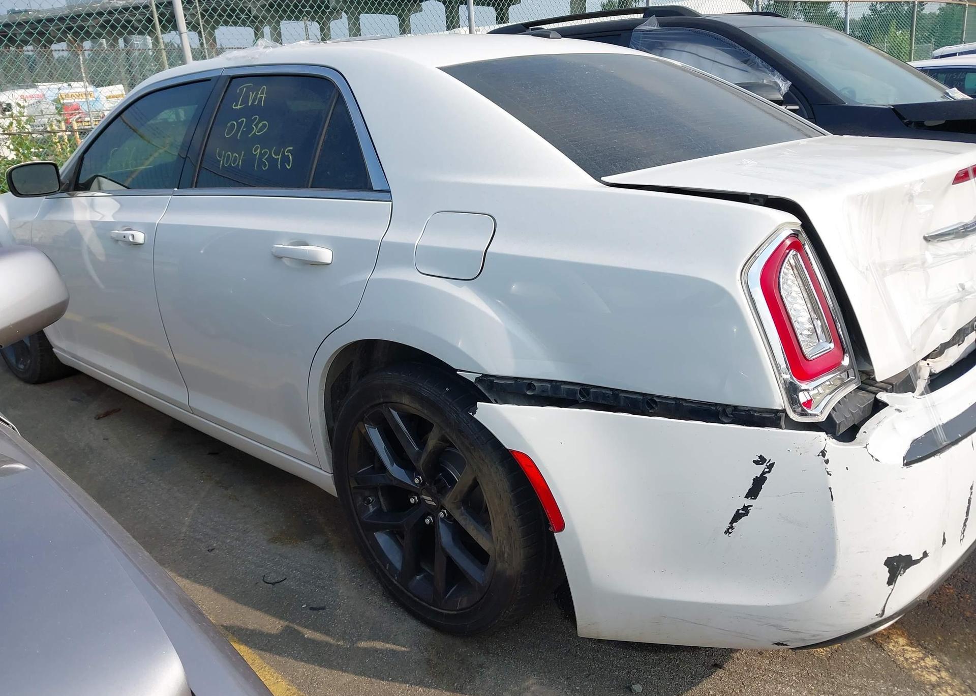 2017 CHRYSLER 300 LIMITED