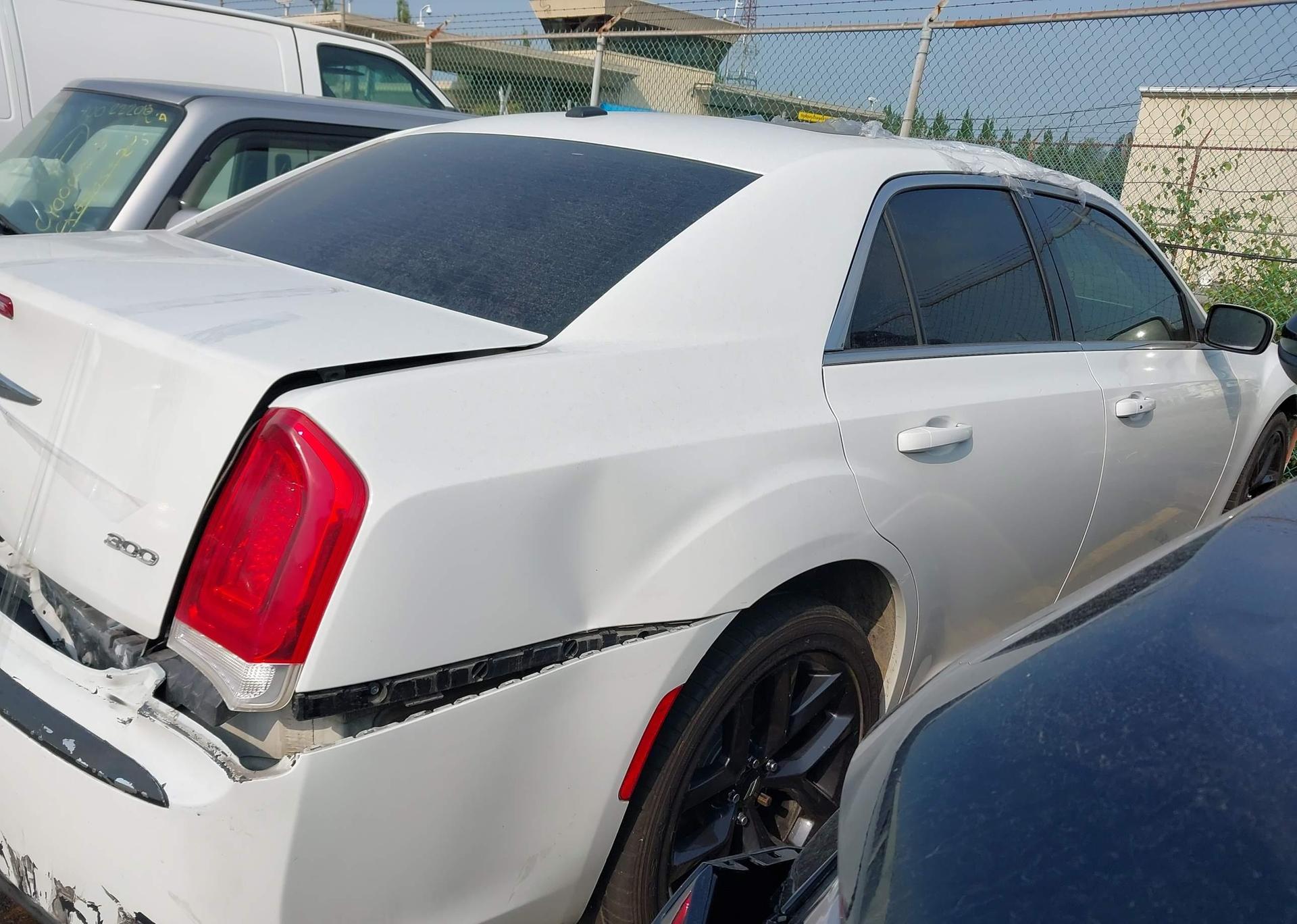 2017 CHRYSLER 300 LIMITED