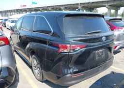2021 TOYOTA SIENNA LE