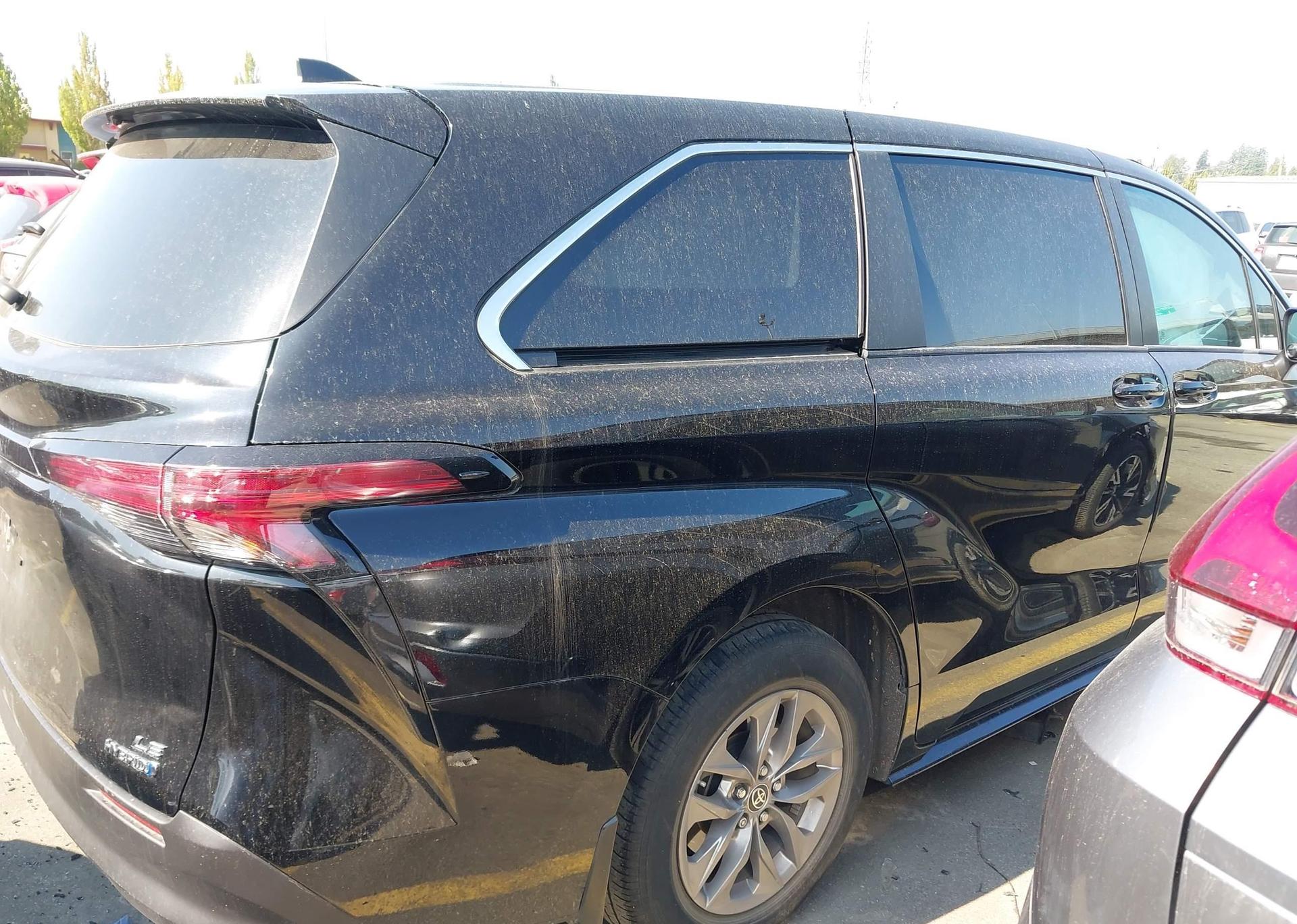 2021 TOYOTA SIENNA LE