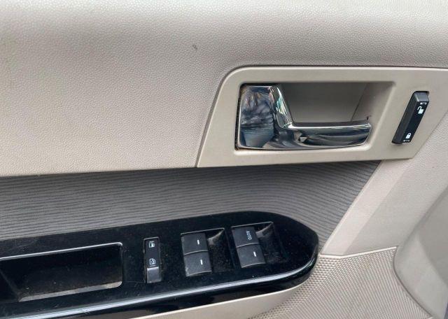 2011 MAZDA TRIBUTE I