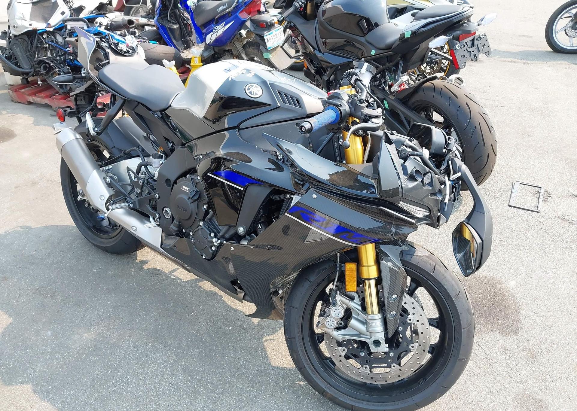 2024 YAMAHA YZFR1M