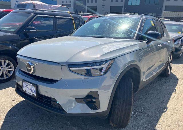 2024 VOLVO XC40