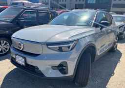 2024 VOLVO XC40
