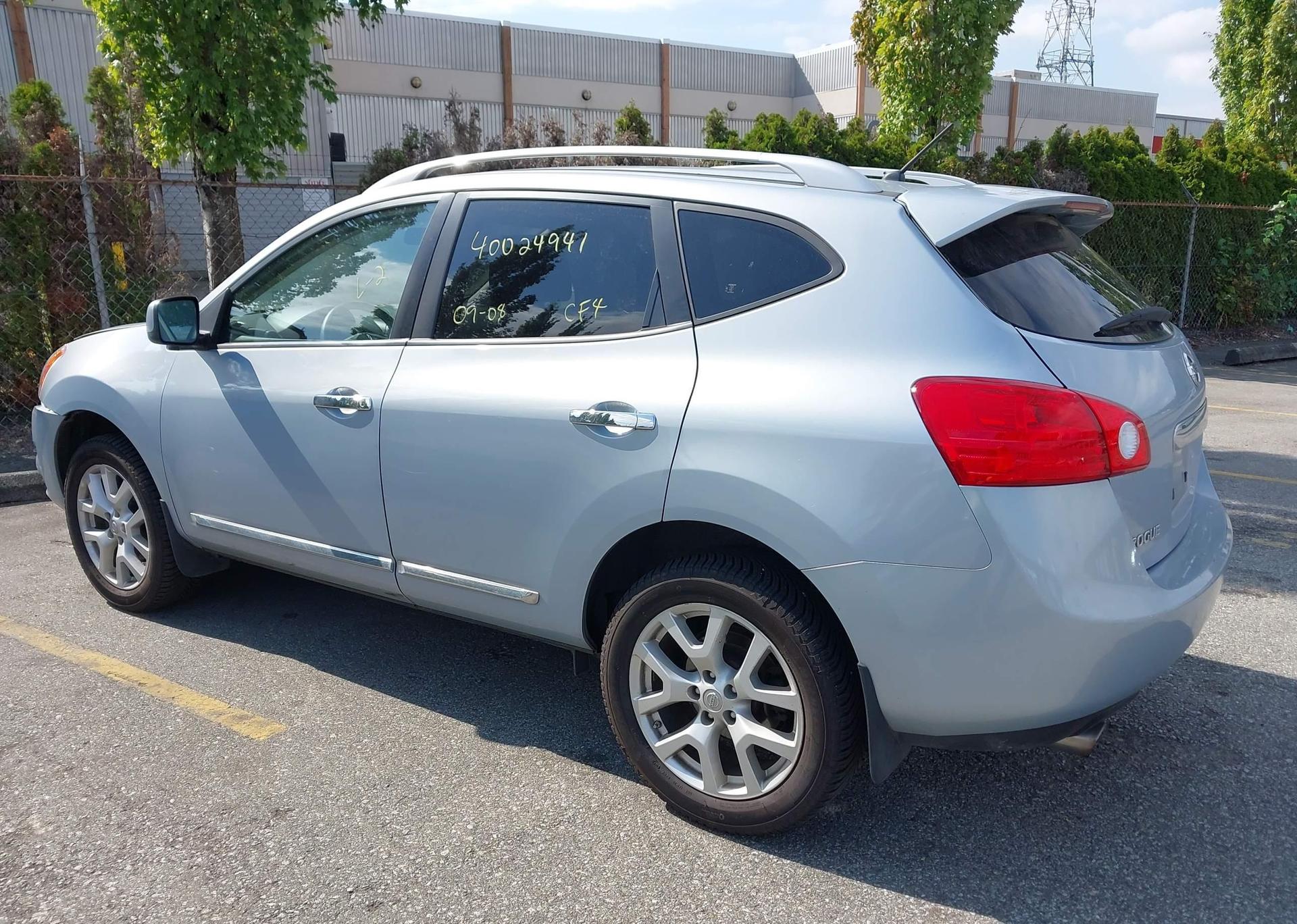 2011 NISSAN ROGUE