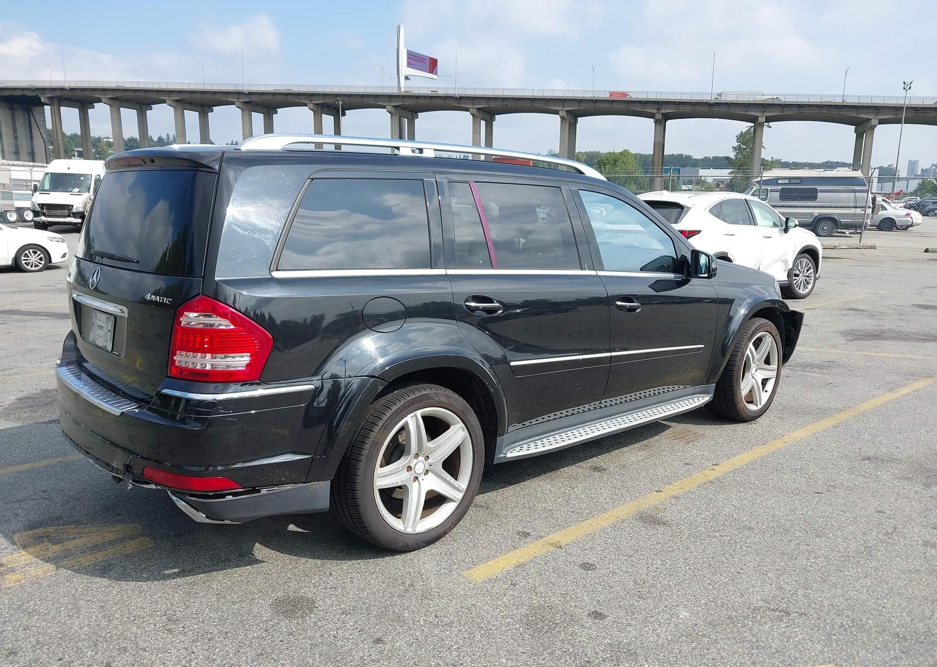 2011 MERCEDES-BENZ GL 550 4MATIC
