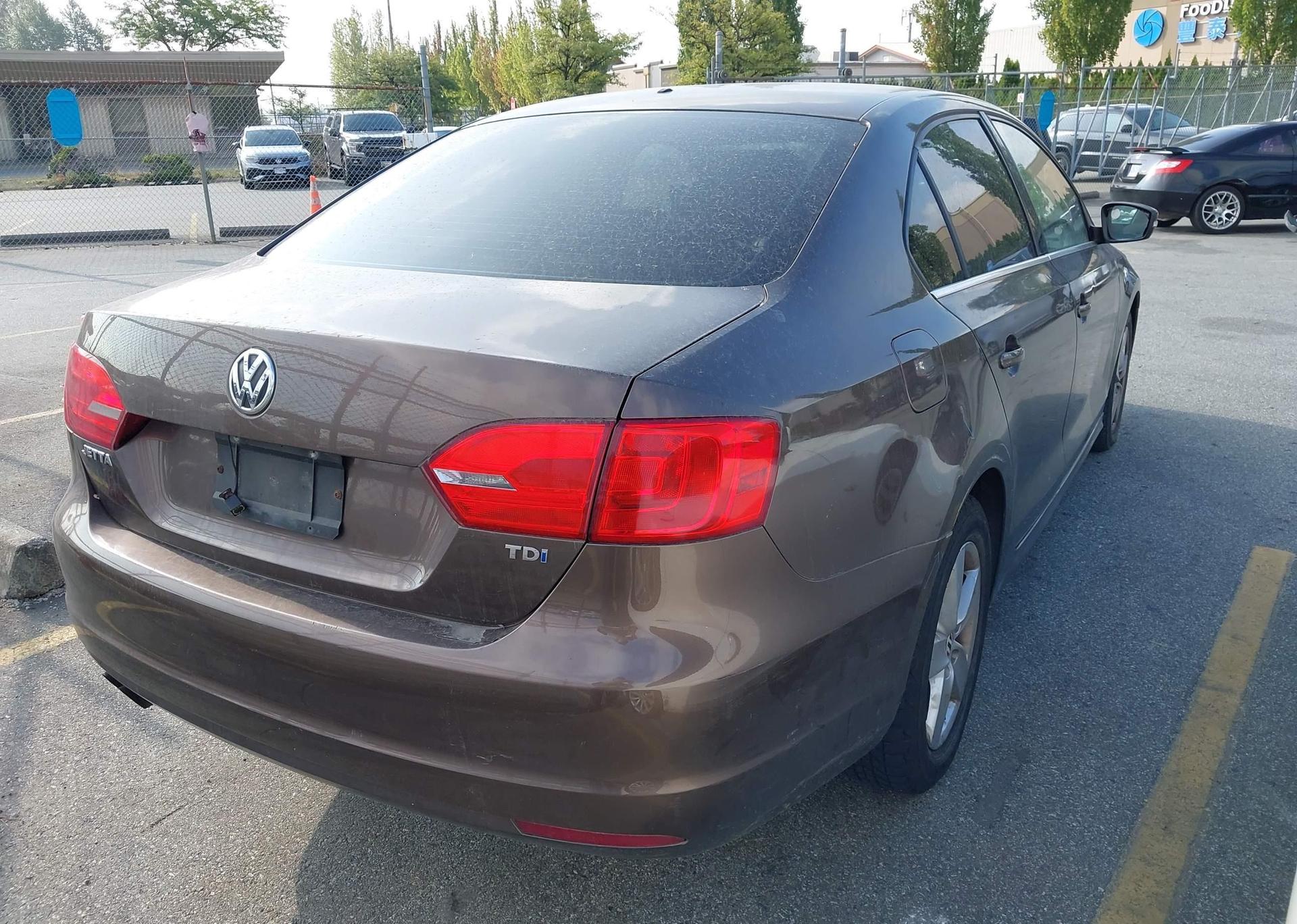 2011 VOLKSWAGEN JETTA