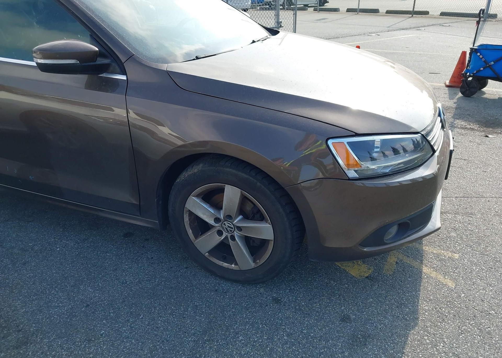 2011 VOLKSWAGEN JETTA