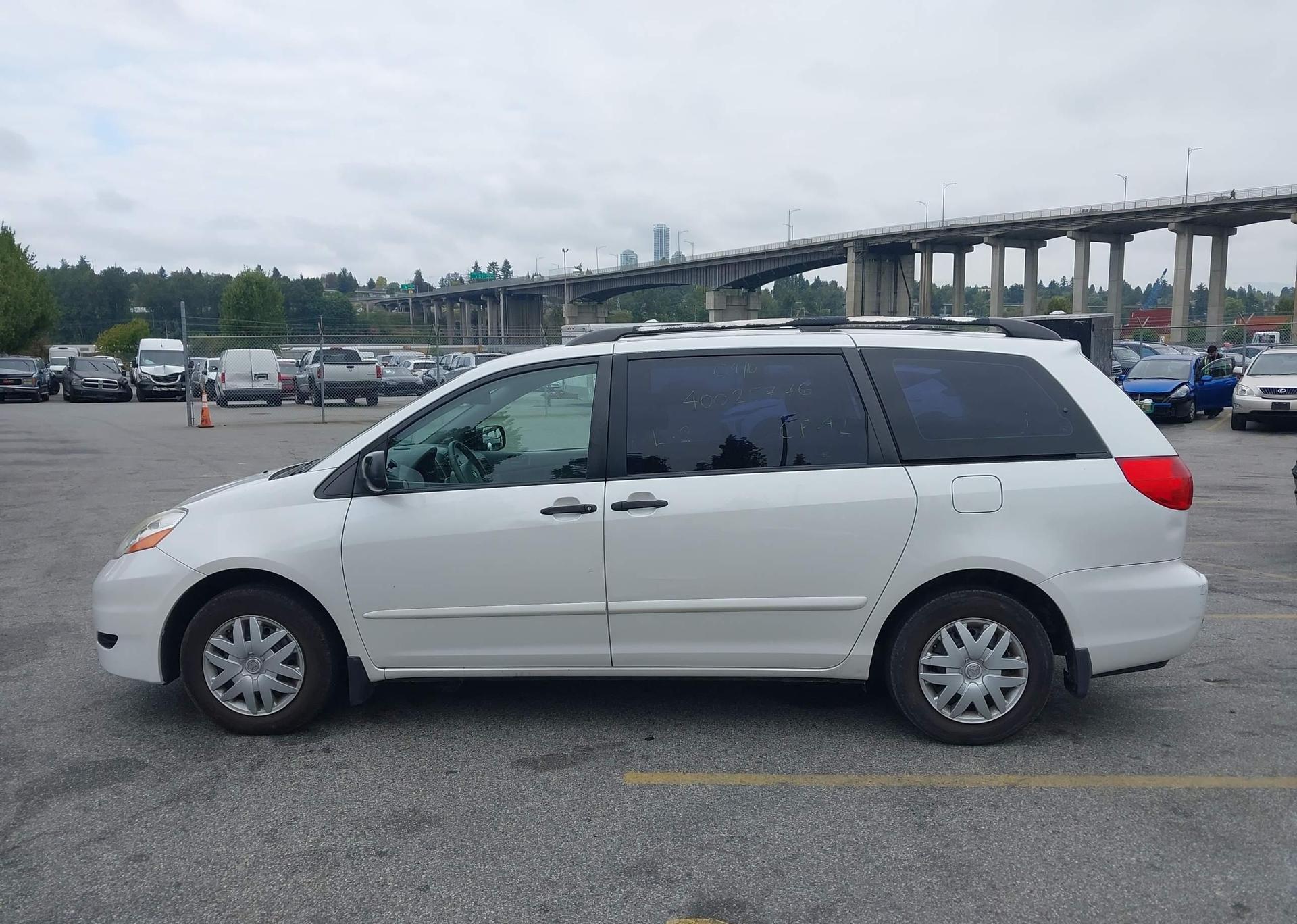 2008 TOYOTA SIENNA CE
