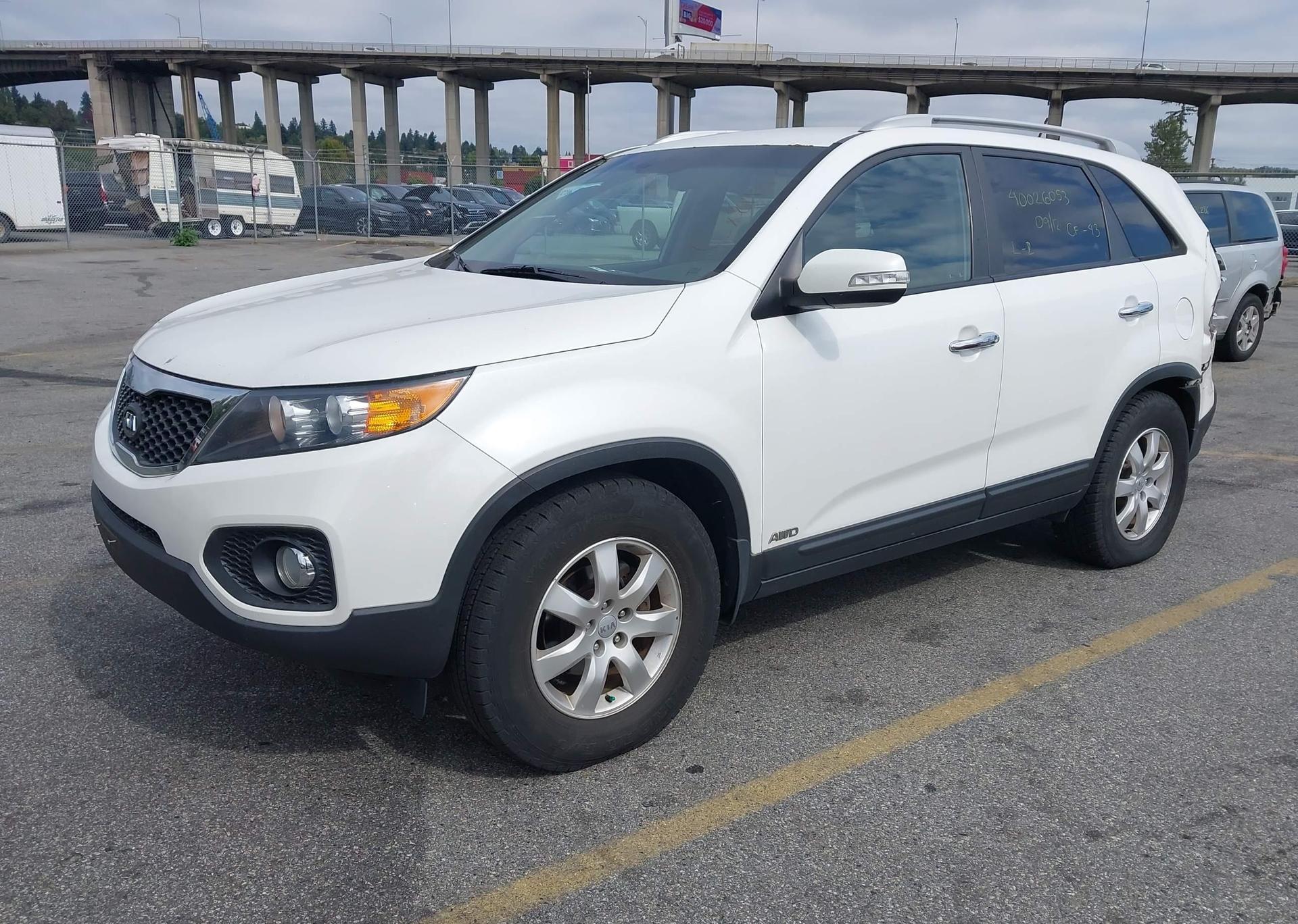 2012 KIA SORENTO LX