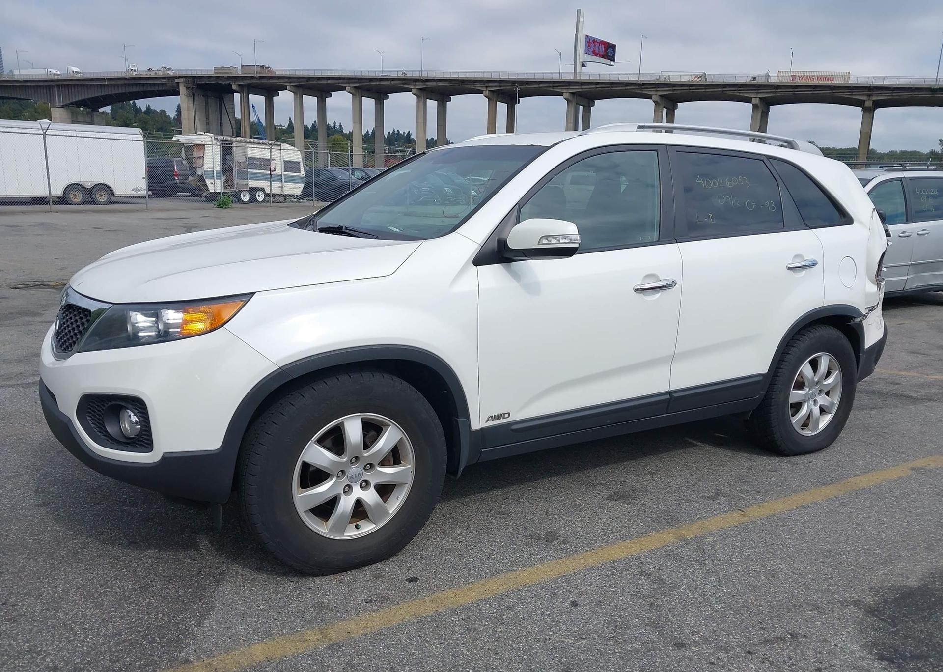 2012 KIA SORENTO LX