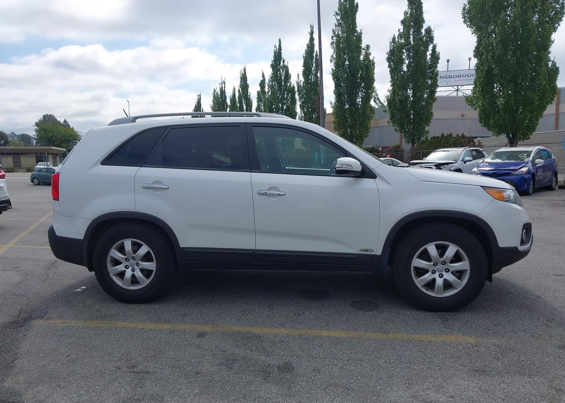 2012 KIA SORENTO LX