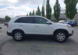 2012 KIA SORENTO LX